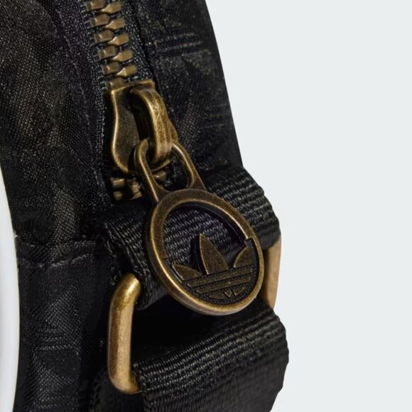 Adidas round jacquard bag - Picture 5 of 5